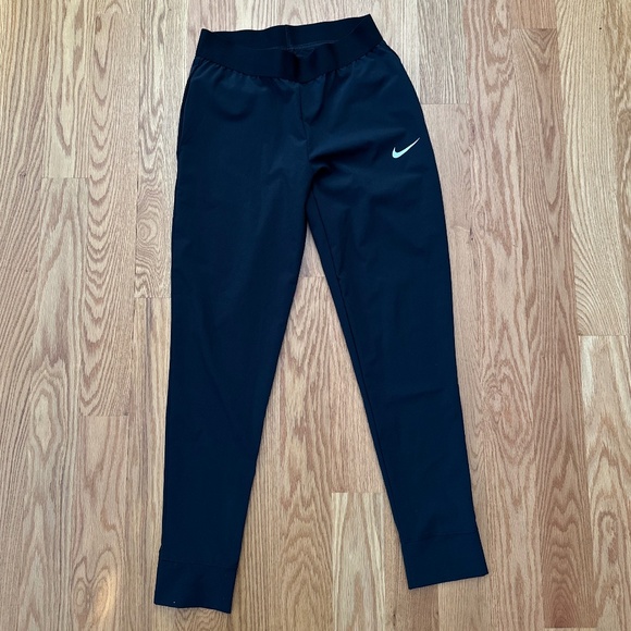 Nike NWOT Women's Light Dri-Fit Running Joggers (M) - Picture 2 of 10